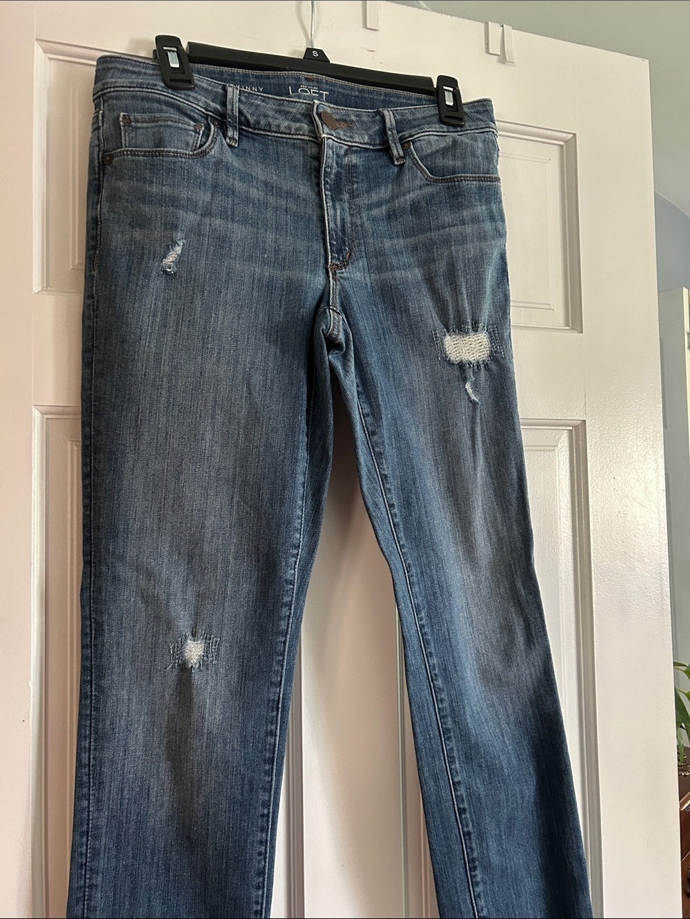 LOFT Women's Medium Blue Skinny Jeans with Light Distress